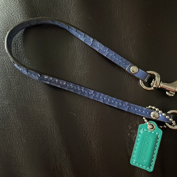 Coach wristlet - Picture 4 of 4